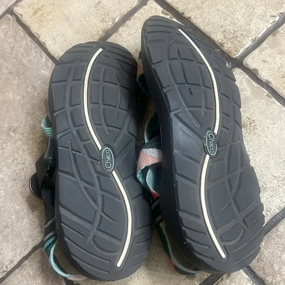 Chaco sandals  EUC size 9 - Picture 2 of 7